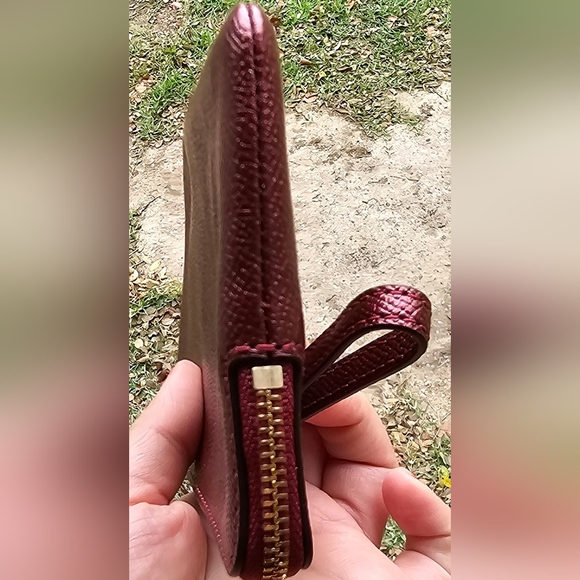 Coach Metallic Cherry Leather wristlet New without tags - Picture 9 of 16